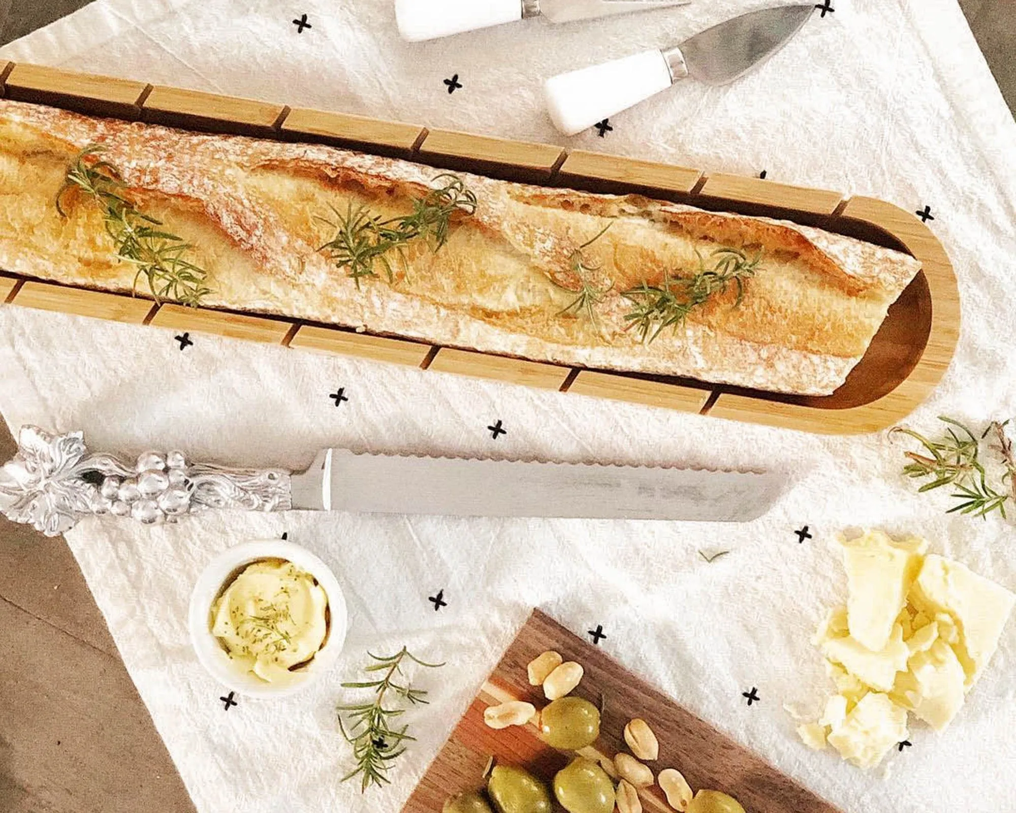 Baguette Board with Grape Bread Knife